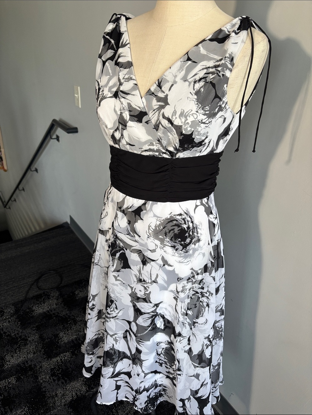 connected apparel Black & White Floral V-Neck Midi Dress